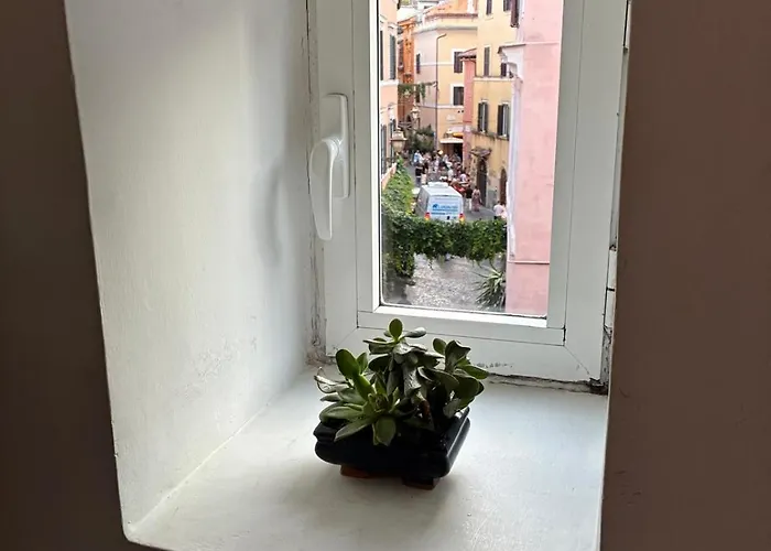 The Yellow Nest In Trastevere Apartament *