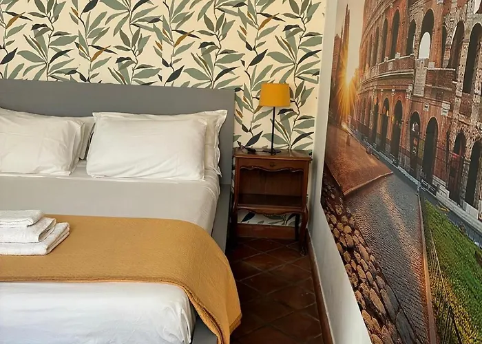 The Yellow Nest In Trastevere * Roma